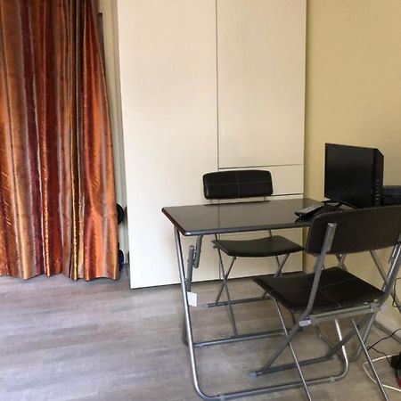 23 Rue De La Chapelle Apartment Париж Екстериор снимка